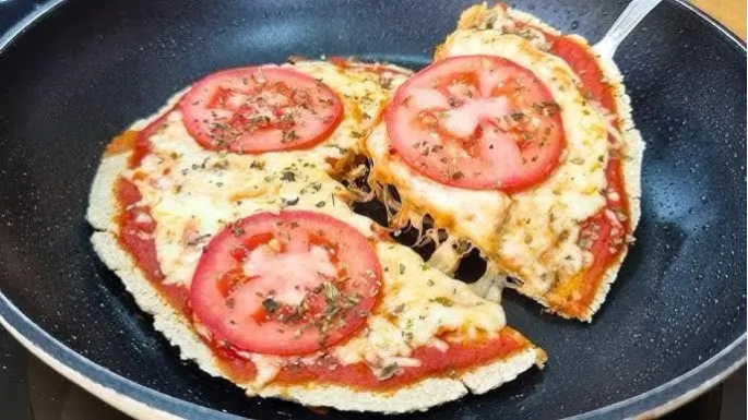 PIZZA RÁPIDA DE FRIGIDEIRA