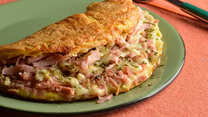 OMELETE DE FRIOS TOSTADA